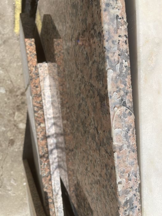 Granito rosa porrinho em tampos