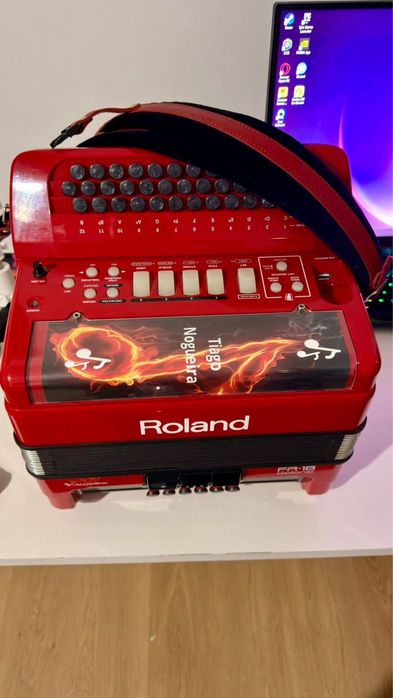 Concertina roland fr18
