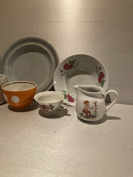 Talerze,kubki,filiżanki prl