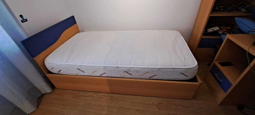 Cama individual 100x200cm com gavetão de cor faia