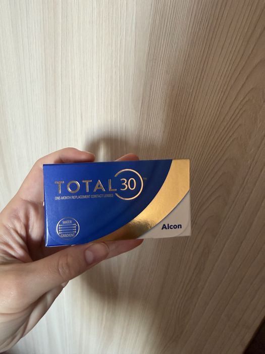 Контактні лінзи total30