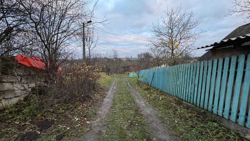 Продам земельну ділянку 11 соток с. Щітки