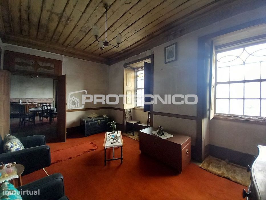 Moradia Centenária p/ reabilitar – Cacia