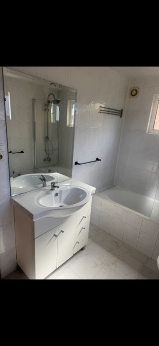 Moradia T2 com terreno 850 m2 a 900 mts da praia de lavadores