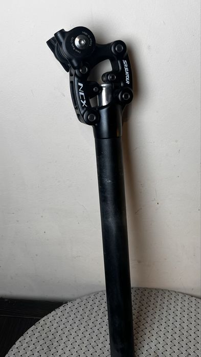 Sztyca amortyzowana SR Suntour NCX 30,9 mm – twarda sprężyna