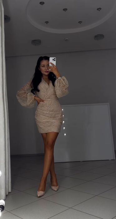 Блискуча святкова сукня