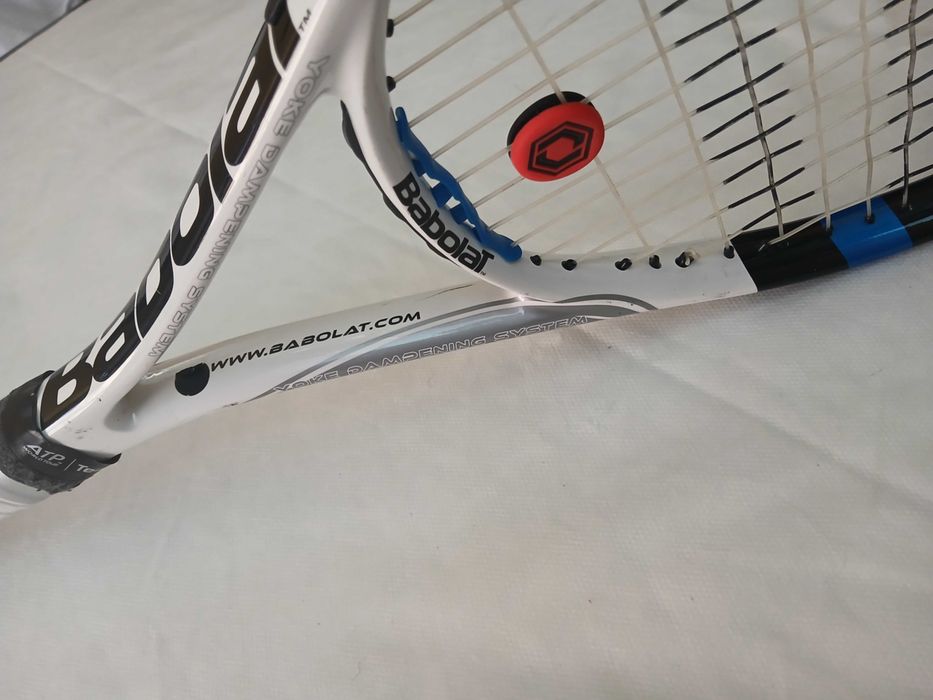 Raquete de ténis Babolat Contact Tour Light.