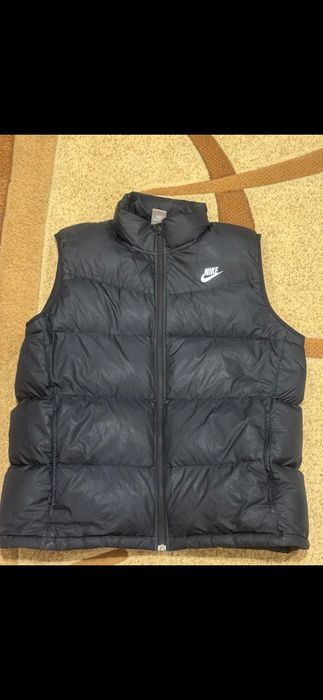 Вінтажна пухова жилетка Nike