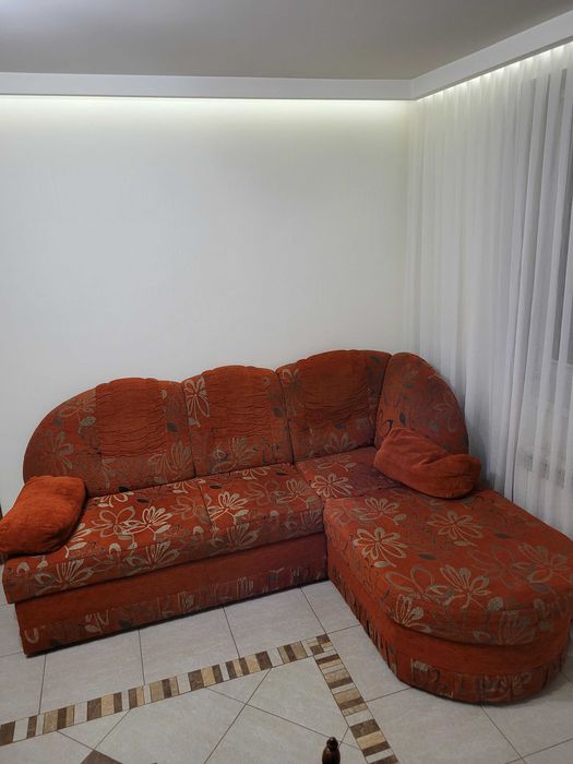 Narożnik z funkcją spania z pojemnikiem na pościel