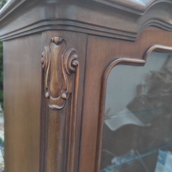 Witryna wahrings drewno orzech