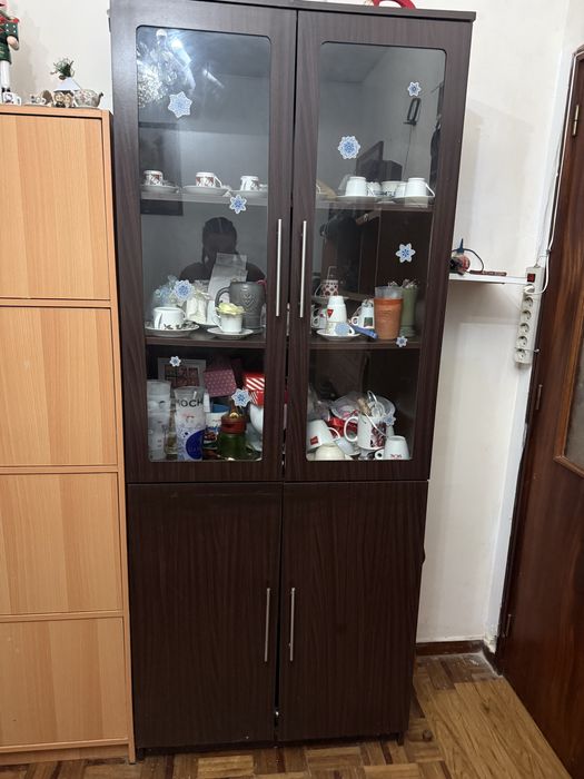 Vendo 2 moveis expositores de madeira (pode comprar só um)