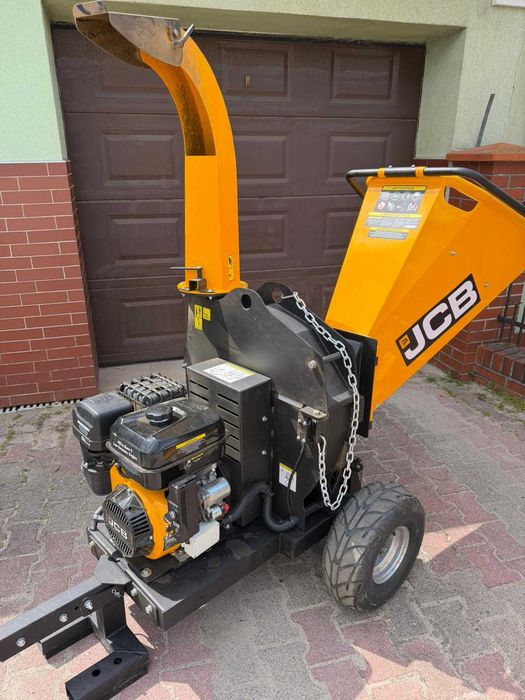 Wynajem - Rębak do gałęzi JCB 457cm3