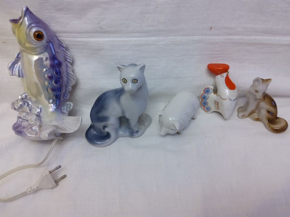 Статуэтки фарфоровые,светильник ГДР