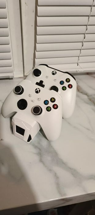 Xbox Series S 512Gb 2 геймпади