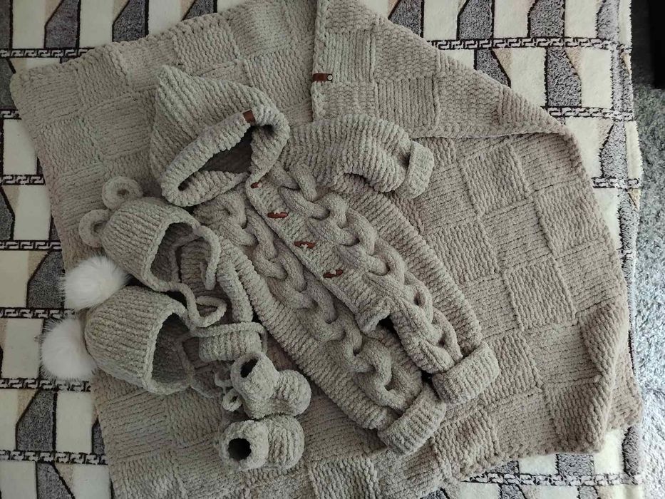 Плюшевий комплект на виписку