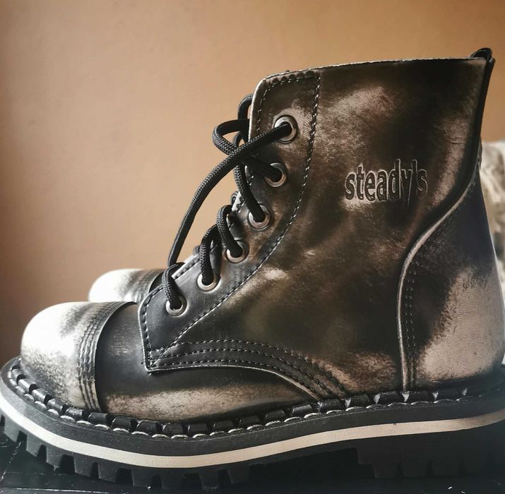 Nowe glany Steady's 37