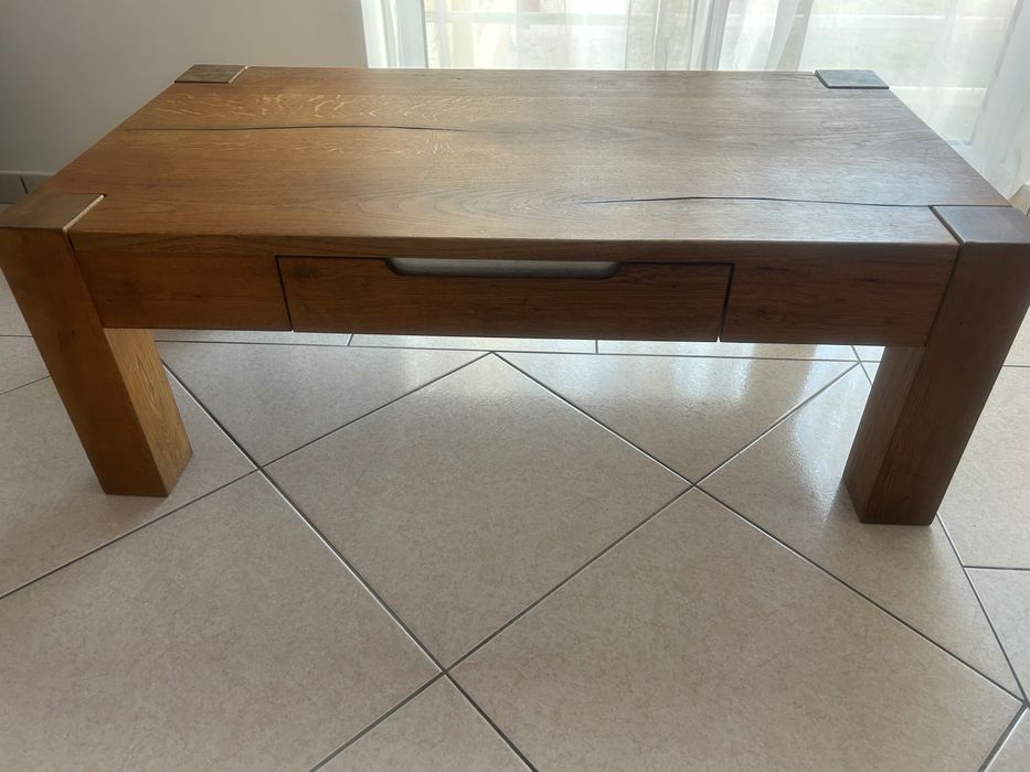 Mesa madeira maciça de centro com gaveta