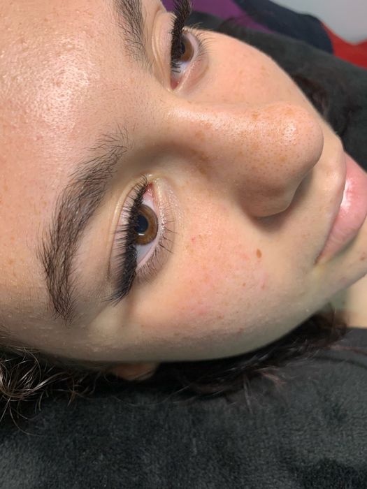 Ресницы Вишневое