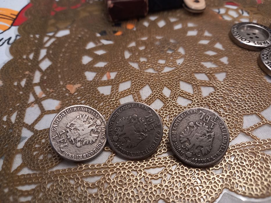 Stare ,metalowe guziki