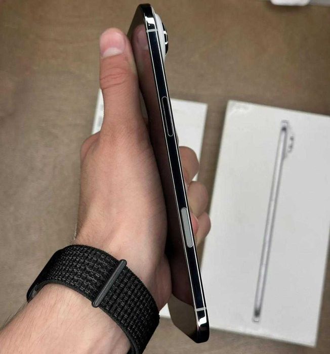 iPhone Air, 1 ТБ, eSIM