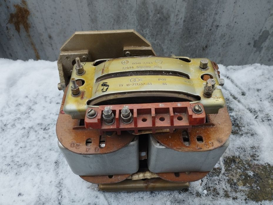 Понижающий трансформатор ОСМ-1 на 2.5 kv