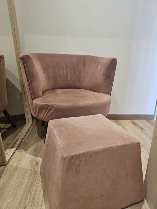 Poltrona com repousa pés