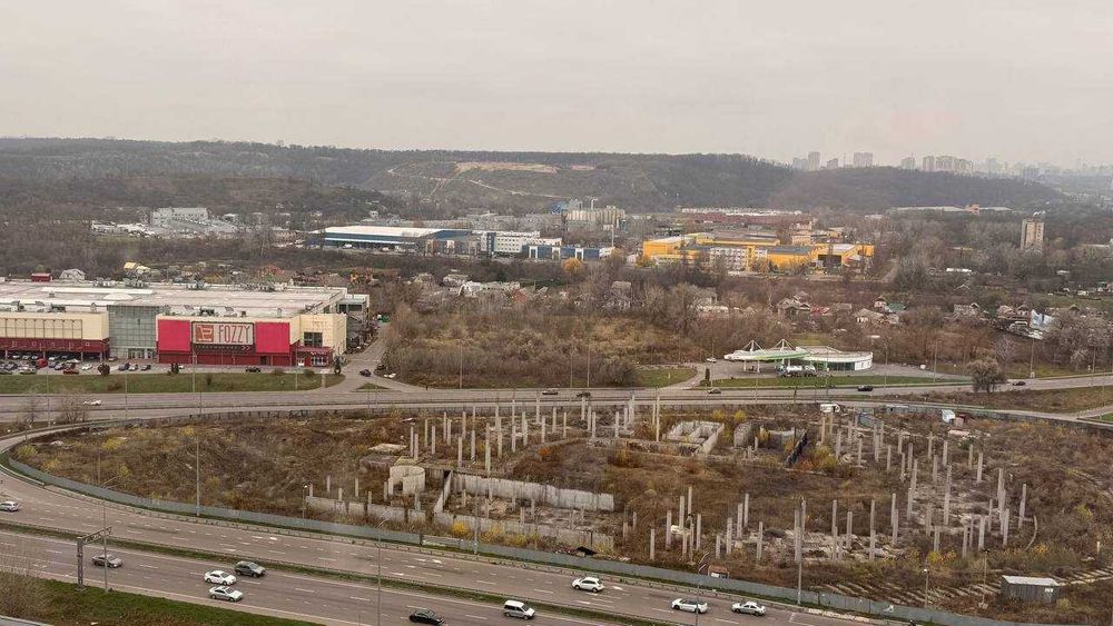 Фасадна земельан ділянка на розвʼязці Столичного Шосе!