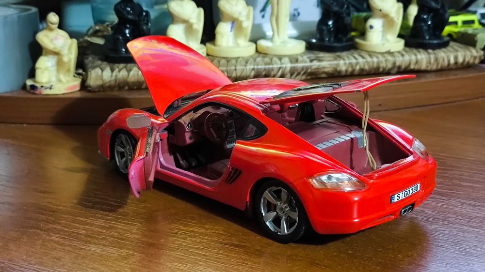 Машинка Porsche Cayman S 1/24 Hongwell