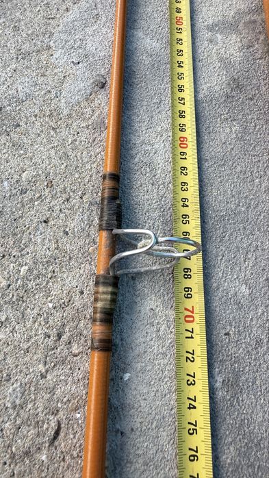 Cana de pesca antiga em fibra