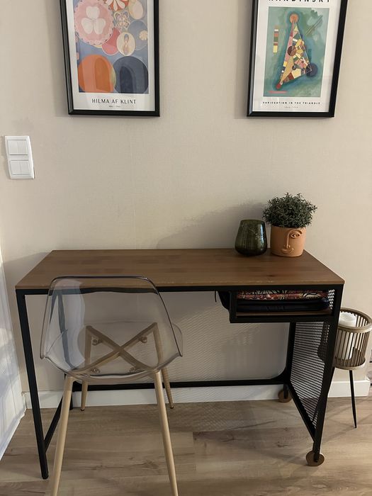 Secretária ikea em excelente estado