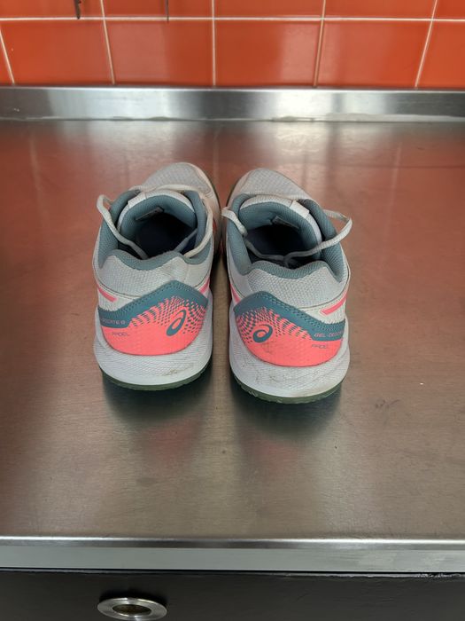 Tenis oasics de mulher