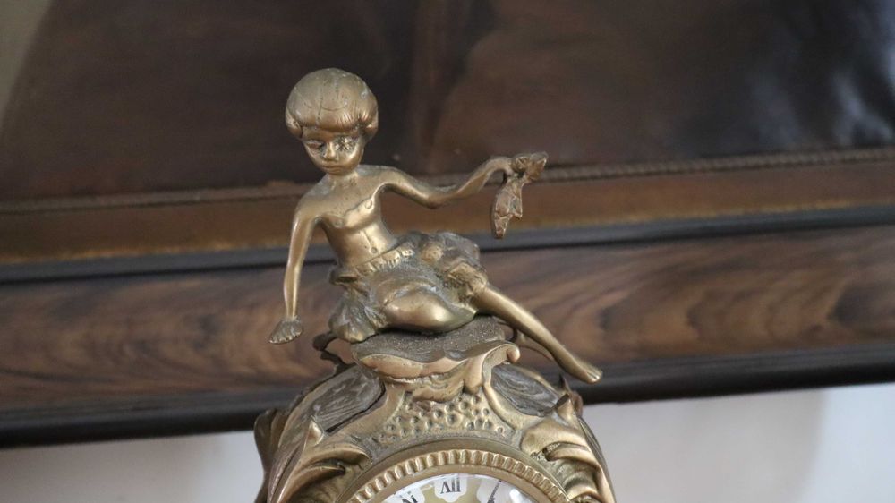 Relógio de mesa em bronze