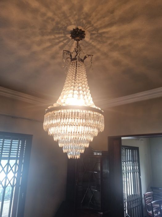 Lustre de cristal em bom estado