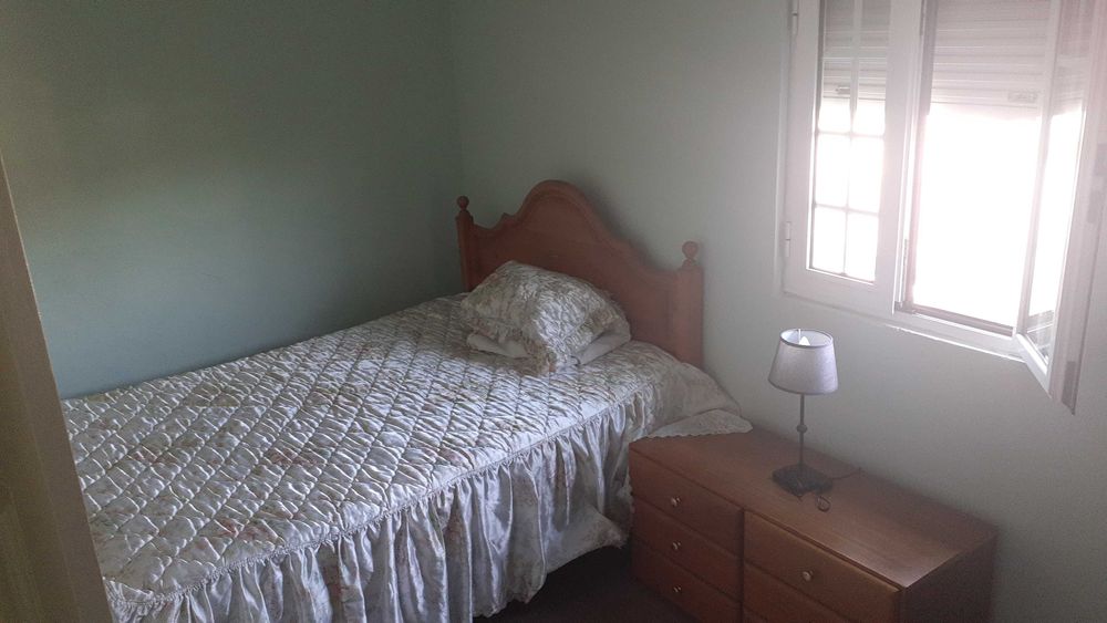 Vendo cama de viúvo, e com mais duas camas