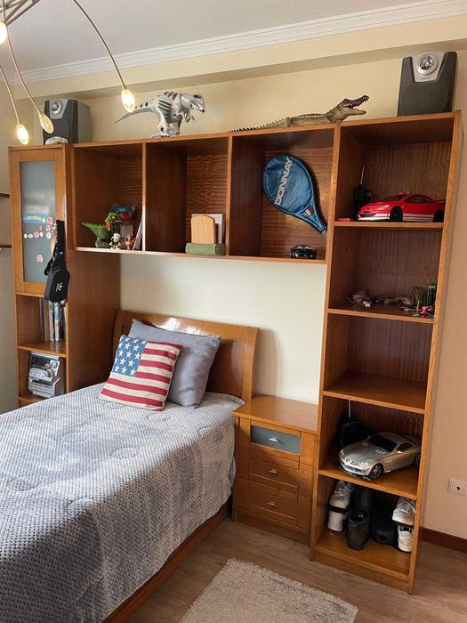 Quarto de Solteiro em Madeira Maciça