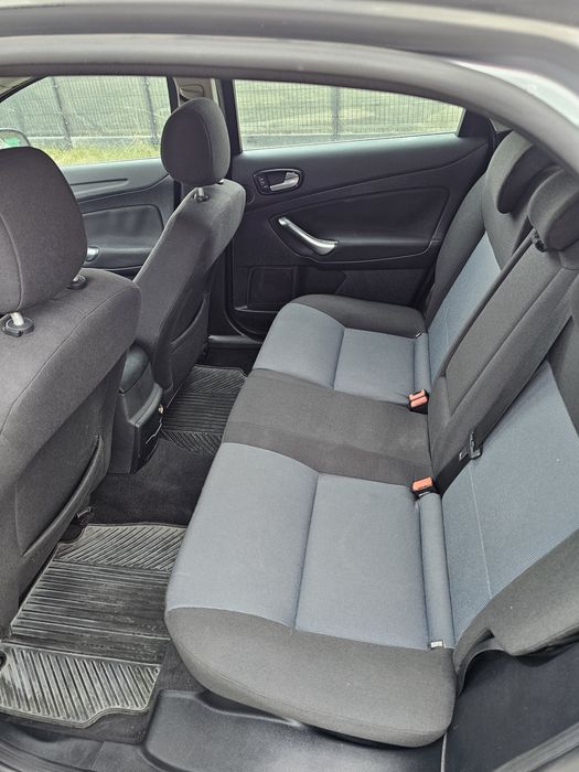 Ford mondeo 1.8tdci 2009r przebieg 220tys