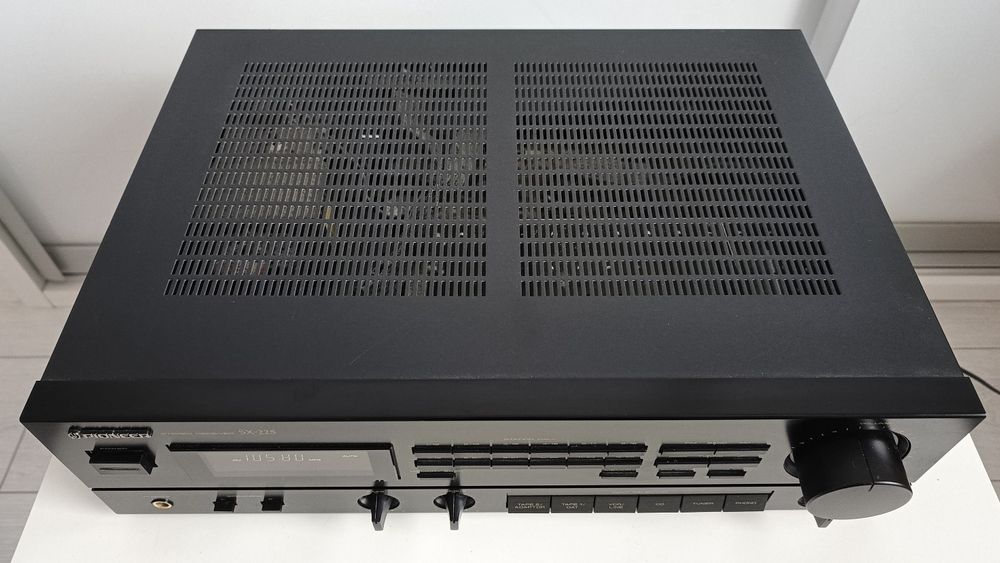 Pioneer SX-225 – amplituner stereo vintage w super stanie.