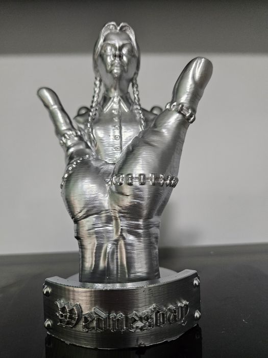 Wednesday hand ręką figurka