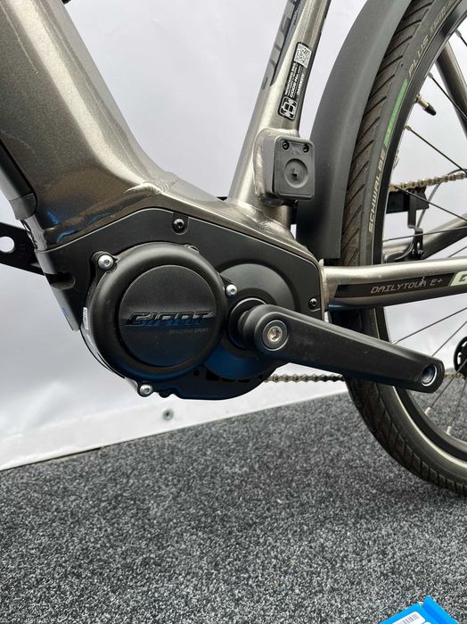 Rower elektryczny GIANT DAILY TOUR E+2 SHIMANO DEORE 70NM 625WH (M)
