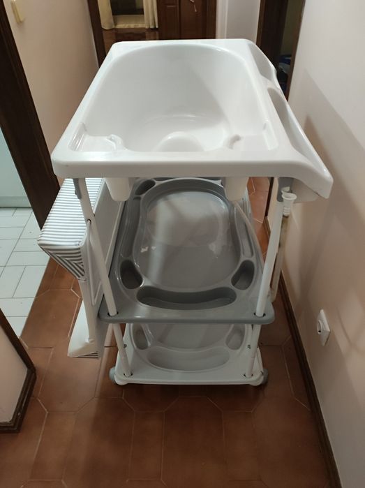 Vendo banheira com fraldário