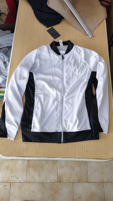 Casaco desportivo Roly Iliada Kids — novo — Tamanho 14 anos