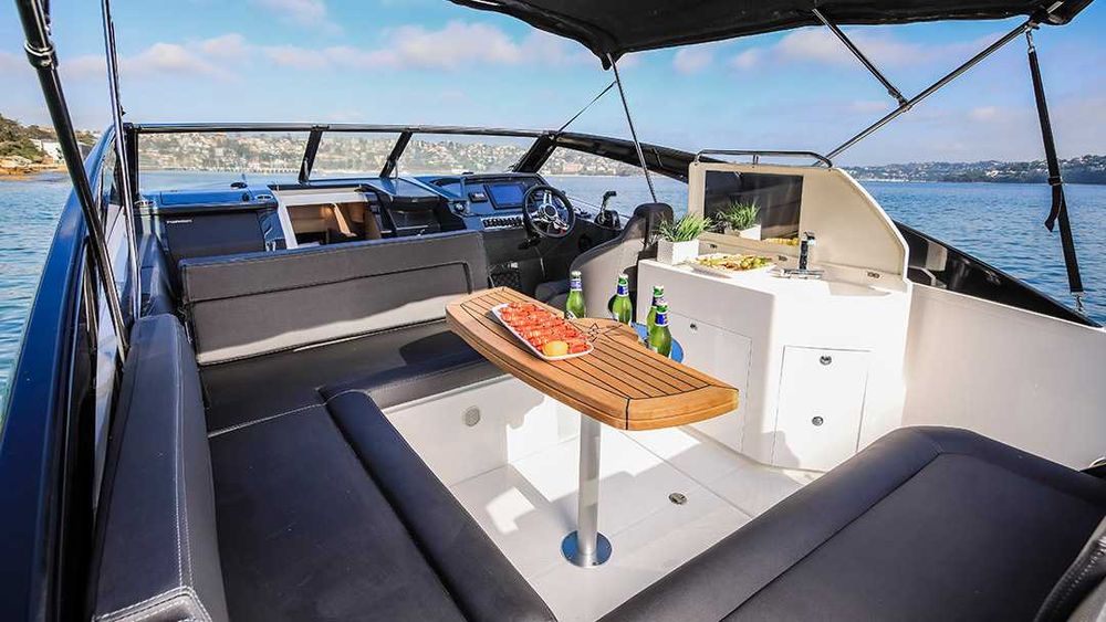 Łódź Motorowa PARKER 850 Voyager