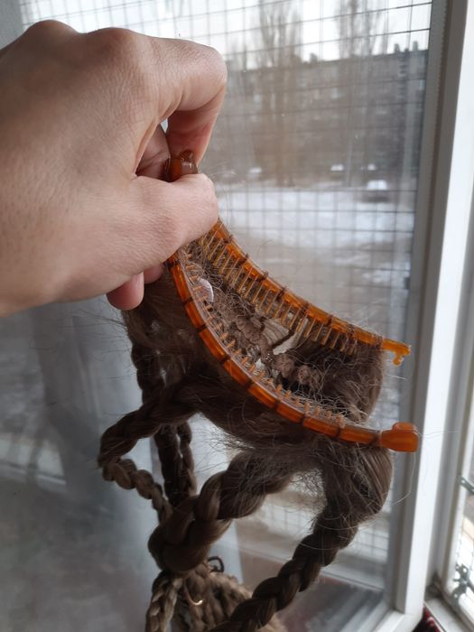 Волосы на заколках