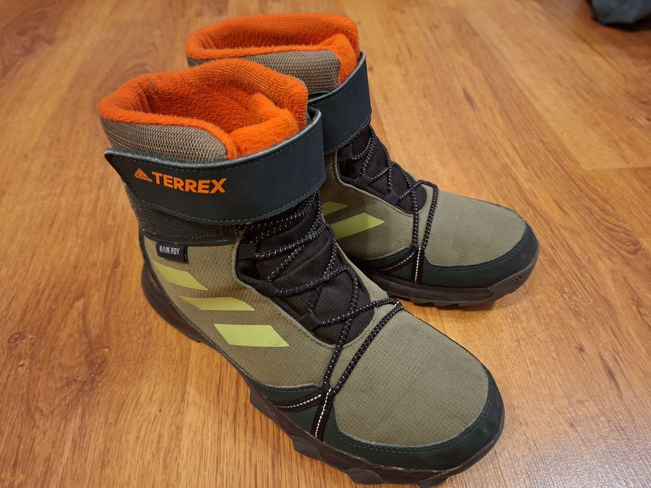 Buty zimowe Adidas Terrex śniegowce dla chłopca chłopięce 39 1/3