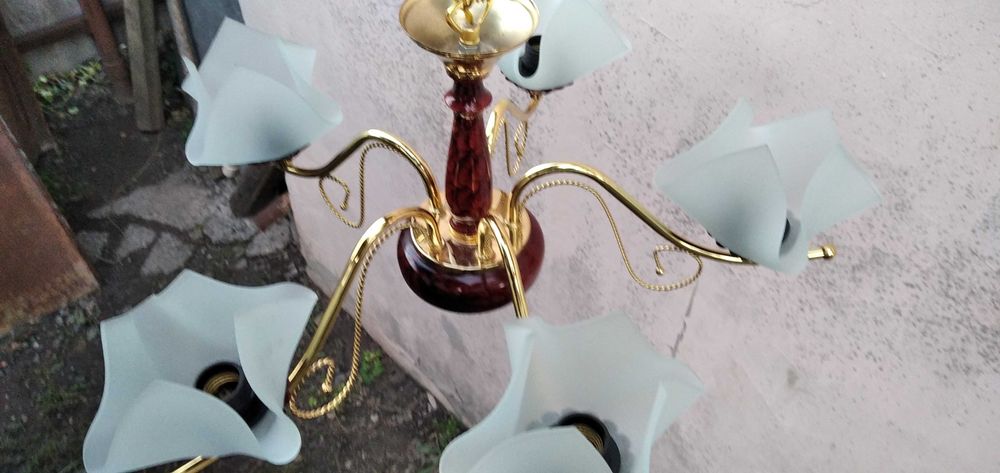 Люстра в залу на п'ять ламп