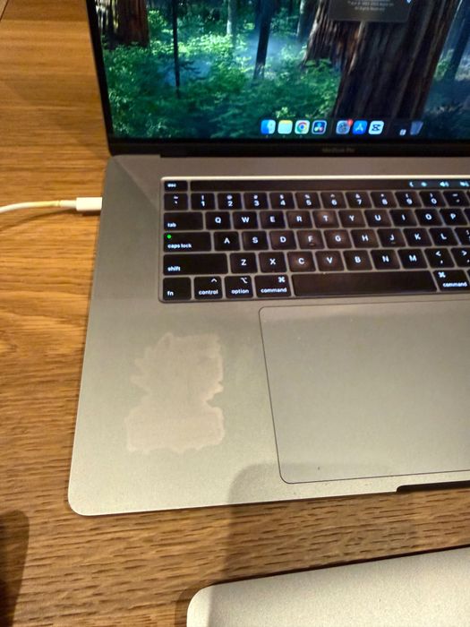 Apple MacBook Pro 16" (2019) 2.6GHz Core i7 Touch Bar