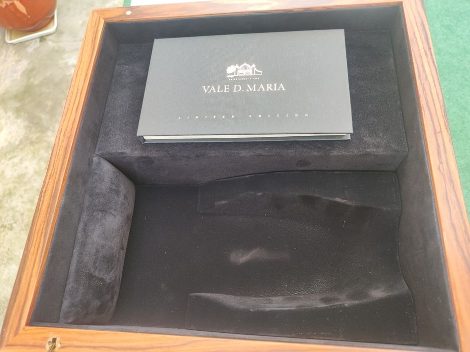 Caixa de vinho do Porto vale Dona Antónia 1969