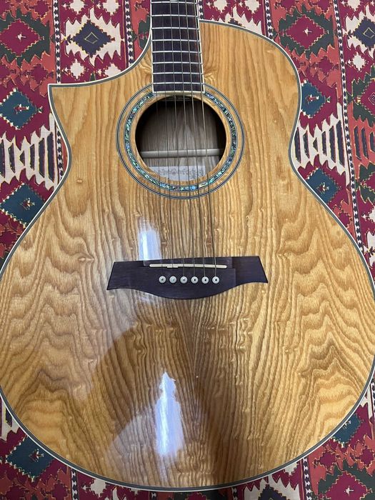 Guitarra para canhotos Ibañez