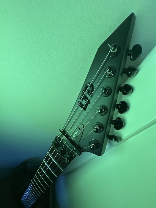 Guitarra Ltd Black Metal
