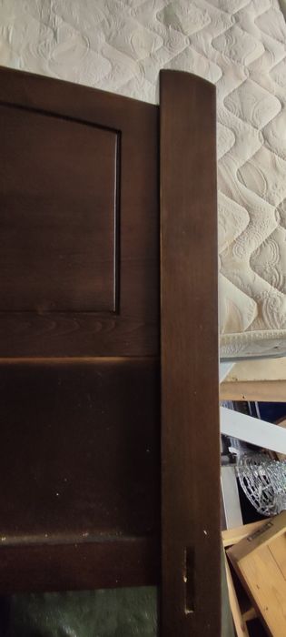 Cama de solteiro de madeira maciça (castanho)